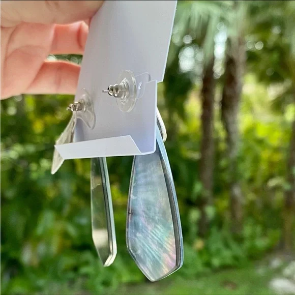 Kendra Scott Adolin Black Mother of Pearl Earrings - Picture 12 of 12